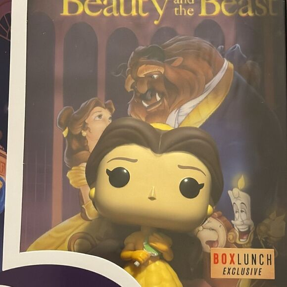 Belle beauty and the beast Pop figurine by funko - Picture 2 of 3